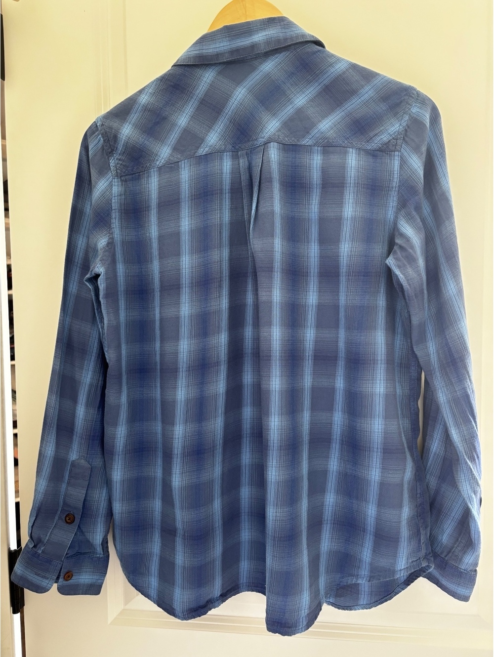 Ariat Women's Plaid Button-Down Shirt - Picture 4 of 4